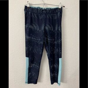 Under Armour compression leggings size medium